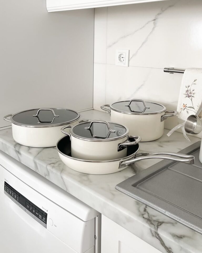 برای استعلام قیمت،کلمه قیمت سرویس رو کامنت کن برات ارسال شه😊 سلام سلام روزتون بخیـر 🤎✨من اومدم